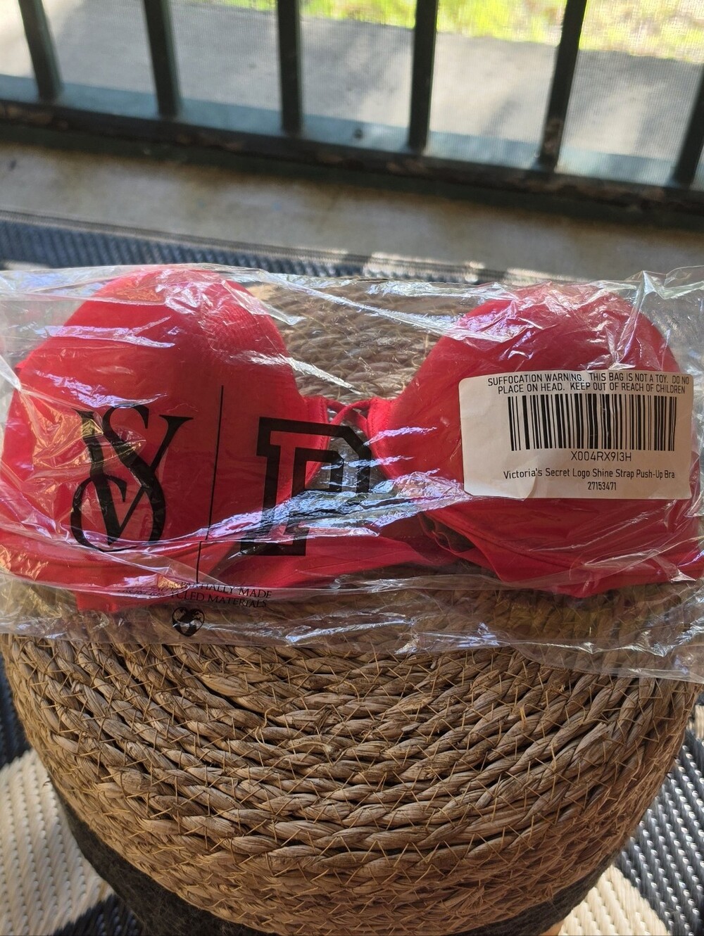 NWT Victoria's Secret Very Sexy Shine Strap Push Up Bra